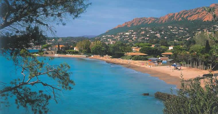 Renove Avec Terrasse St Raphael